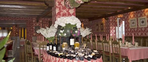 Detalle del salón con bodega
